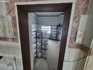 A 30 proprietarul vinde spatiu 81 mp Bistrita lac