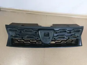 Vand Grila masca fata (calandru) Dacia Duster - imagine 8