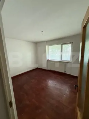 Apartament cu 3 camere, decomandat, zona George Enescu - imagine 2