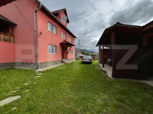 Casa de vanzare, cu 7 camere, 150 mp, zona Stramba
