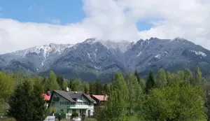 Vanzare vila mare si noua la munte in Cheia judetul Prahova langa padure