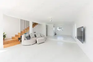 Inchiriez sau vand vila moderna foarte eficienta energetic cu Garaj incalzit si curte spatioasa