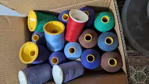 Elastic si bobine mari de ata - imagine 2