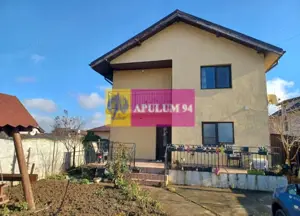 Casa 5 camere, 120 mp utili, Săbăreni