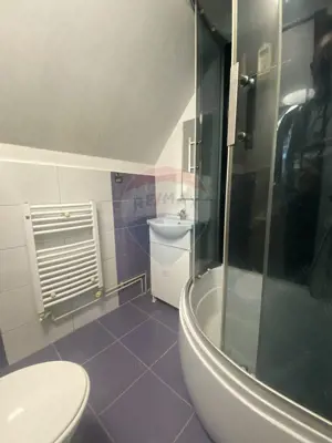 Casă în cartierul După Zid, curte comuna - imagine 7