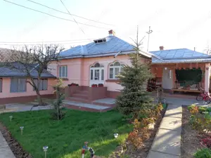 Casa cu anexe si teren - imagine 4