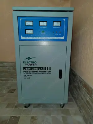 Stabilizator tensiune precizie trifazat 30 kva