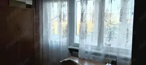 De vânzare apartament 3 camere - imagine 2