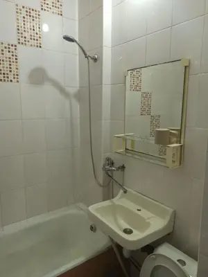 Garsoniera de inchiriat in zona Tractorul