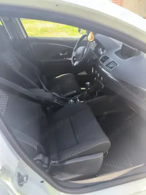 Vând Renault Megane 3  - imagine 4