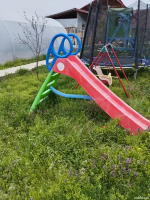 Tobogan și leagăn 