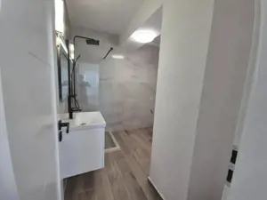 Apartament de vanzare, cu 3 camere, 60 mp, zona Ansamblul Vest Residence - imagine 9