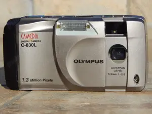 Aparat foto digital Olympus C-130L (1998) fabricat Coreea pt colectie