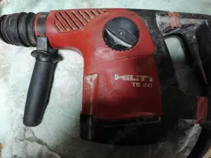 ciocan rotopercutor  HILTI  cu defect