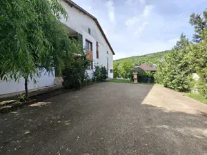 Pensiune închiriere integral cu Piscină privată - Sărata Monteoru   BZ