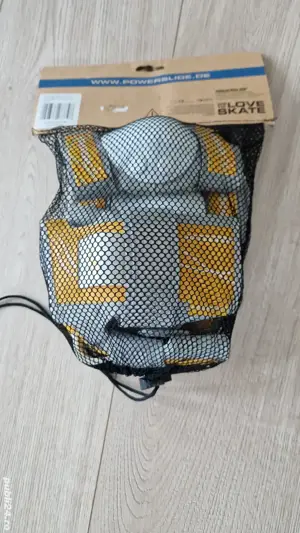 Set de protectie pentru copii - genunchiere, cotiere, protectie palma.