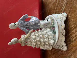 Bibelou porțelan vintage M. Debelly   17 cm   Piesă de colecție elegantă - imagine 2