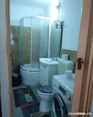 Inchiriez garsoniera in zona Aradului