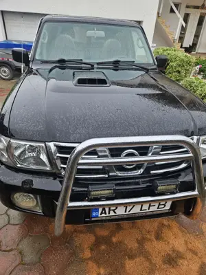 Vând Nissan Patrol, negru, an 2003, preț 13.000 euro - imagine 4
