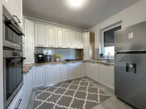 Penthouse LUX pe un singur nivel, cu 3 camere, 79 mp, decomandat, zona Tractorul - imagine 3