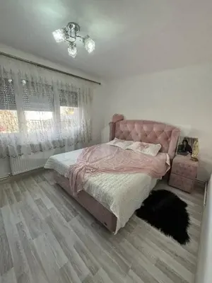  Apartament de vanzare  3 camere decomandat, zona Micro 16 - imagine 3