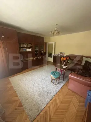 Apartament de vanzare cu 3 camere, 67 mp, zona Micro 16 - imagine 2