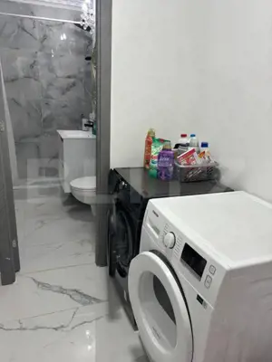  Apartament de vanzare  3 camere decomandat, zona Micro 16 - imagine 5