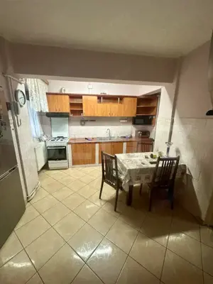 Apartament cu 3 camere, 67 mp, zona Micro 16 - imagine 3