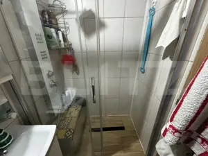 Apartament de vanzare, cu 3 camere, 48 mp, zona Micro 14 - imagine 5