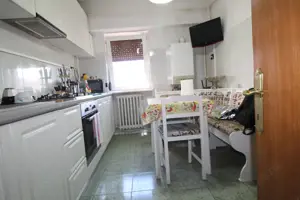 Apartament 3 camere, decomandat, etaj 3, strada 23 August - imagine 6