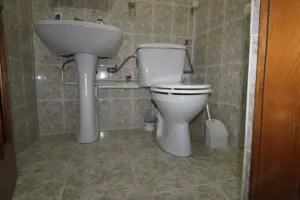 Apartament 3 camere, decomandat, etaj 3, strada 23 August - imagine 7