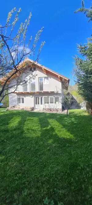 Vila superba Magura- Brasov , destinatie pensiune 6 camere 5 bai zona superba