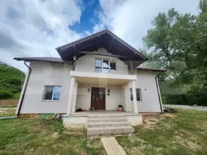 Casa individuala,cu 5 camere,200 mp utili,2750 mp teren,Vintu de jos - imagine 3