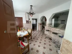 Casa de vanzare cu 4 camere, 120 mp, zona 14 Mai - imagine 2