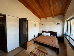 Casa cu 4 camere, 260 mp, zona Cetate  - imagine 4