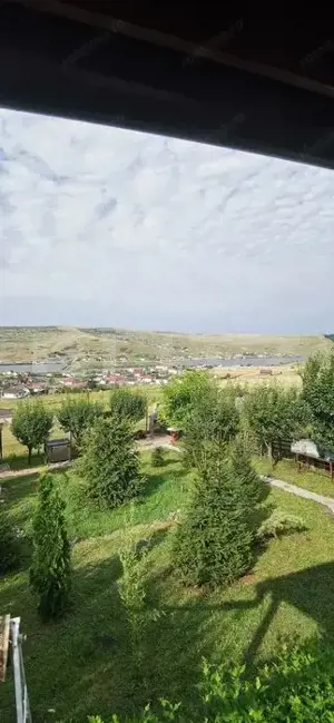 Căsuță cochetă cu panoramă superbă asupra satului Câmpenești și a lacurilor - imagine 3 Căsuță cochetă cu panoramă superbă asupra satului Câmpenești și a lacurilor - imagine 3