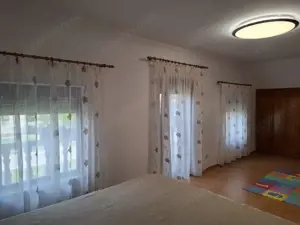 Vila 6 camere P+M in Nadlac - imagine 10 Vila 6 camere P+M in Nadlac - imagine 10