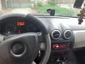 Dacia Sandero anul de fabricație 2011 - imagine 4