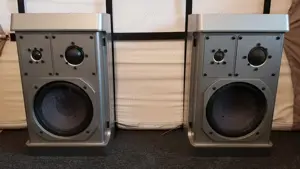 O pereche de boxe Grundig Box M600 50W 75W