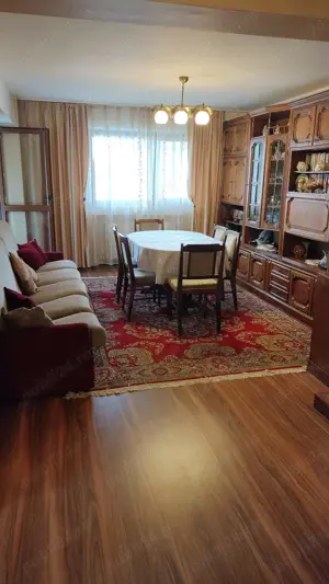 De închiriat   Apartament 3 camere, ultracentral, Suceava