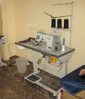 masina de cusut liniara dubla Brother cu servo