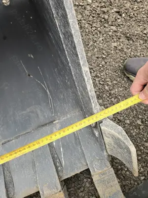 Excavator Develon - imagine 5