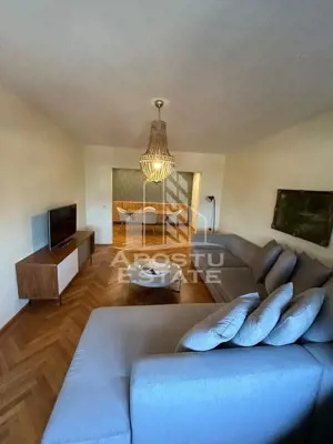 Apartament 3 camere 2 bai, etaj intermediar langa Punctele Cardinale