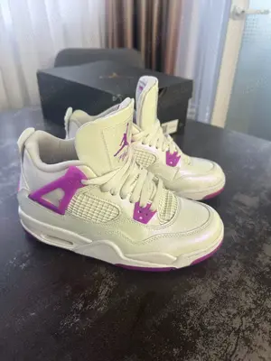 Jordan 4 Retro Hyper Violet (GS)