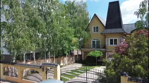 Cladire 9 camere! In oras Suceava! De vanzare! 0727817187 - imagine 3 Cladire 9 camere! In oras Suceava! De vanzare! 0727817187 - imagine 3