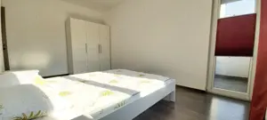 Inchiriez apartament cu 3 camere, bloc nou,  zona Cornisa - imagine 3