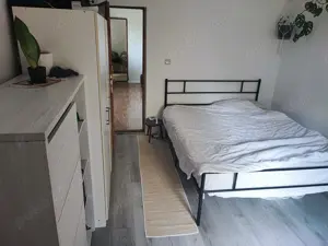 Vand casa la curte comuna - 2 camere, zona centrala - imagine 7