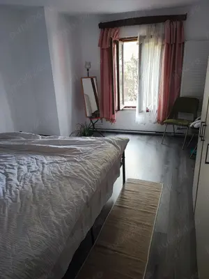 Vand casa la curte comuna - 2 camere, zona centrala - imagine 8