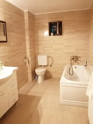 Vând, casă, pensiune - imagine 5