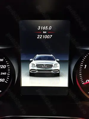Mercedes C-Class Edition 1  - imagine 8